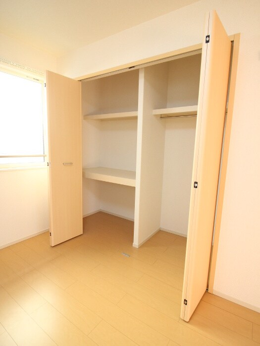 物件内観写真15　(収納)