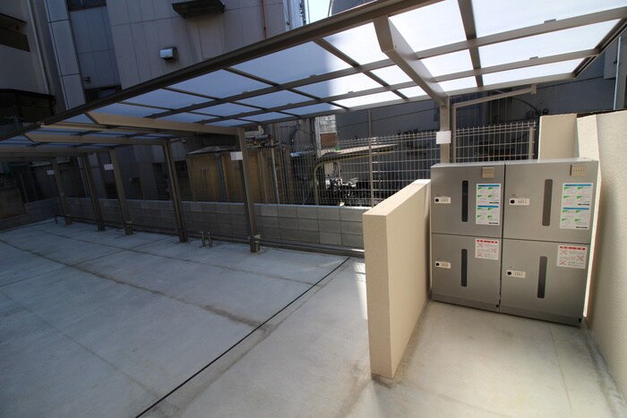 物件外観写真4　(駐輪場)