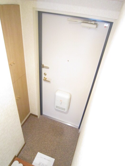 物件内観写真16　(玄関)