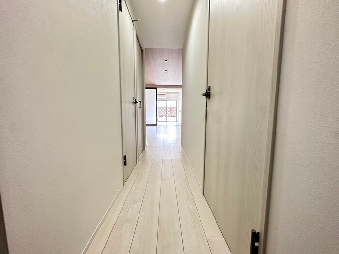 物件内観写真18　(玄関)