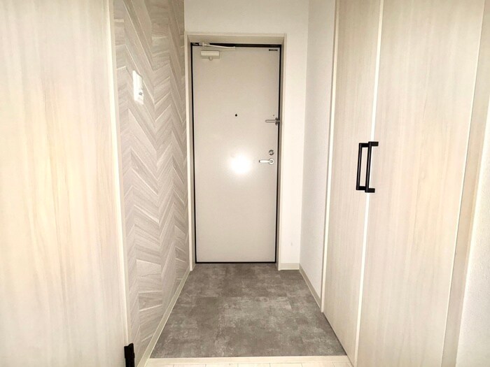 物件内観写真7　(玄関)