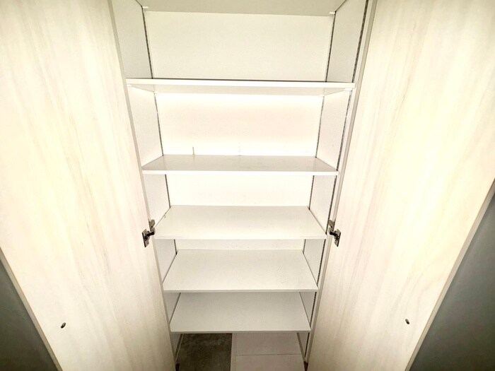 物件内観写真18　(収納)