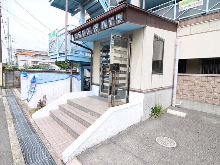 物件外観写真3　(エントランス部分)
