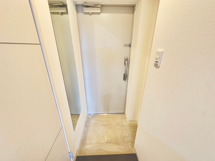 物件内観写真17　(玄関)