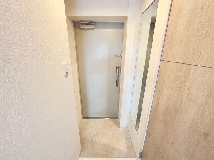 物件内観写真17　(玄関)