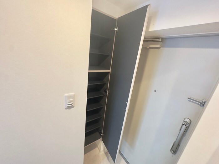 物件内観写真18　(靴箱)