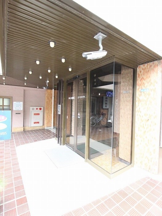 物件外観写真5　(エントランス部分)