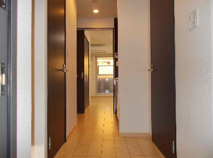 物件内観写真13　(廊下)