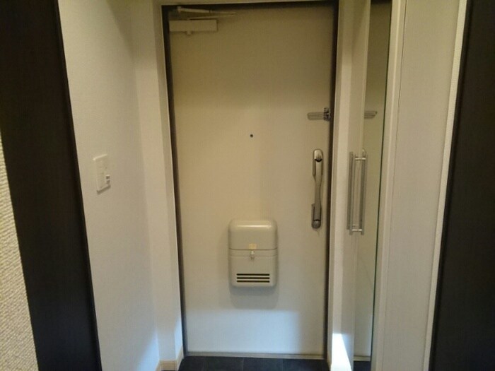 物件内観写真17　(玄関)