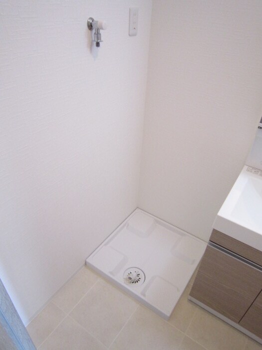 物件内観写真14　(洗濯機置場)