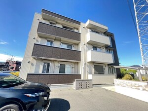 ファミーユ深井外観写真