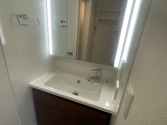 物件内観写真11　(洗面)