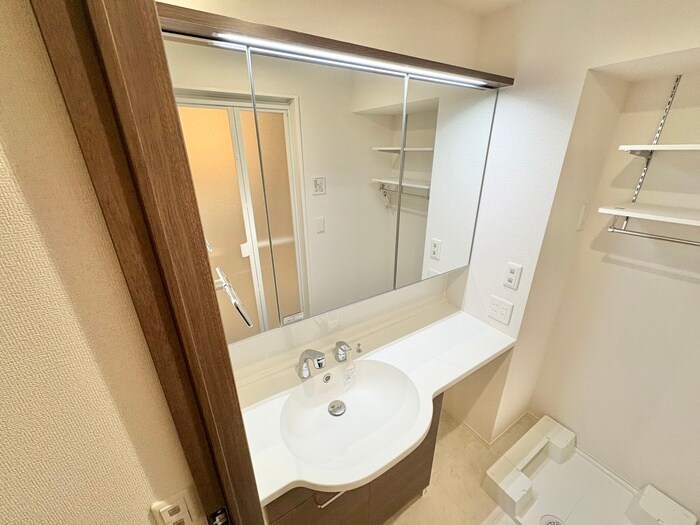 物件内観写真12　(洗面)