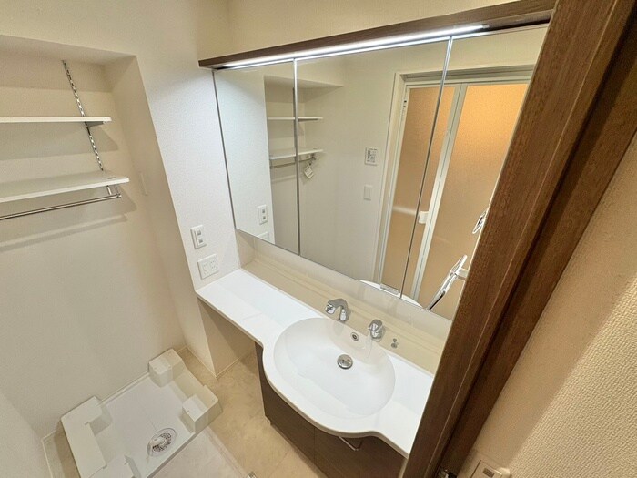 物件内観写真12　(洗面)