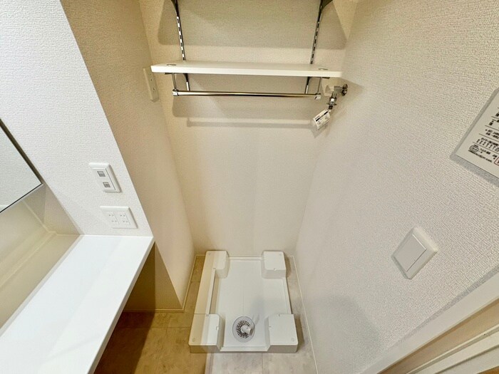 物件内観写真13　(洗濯機置場)