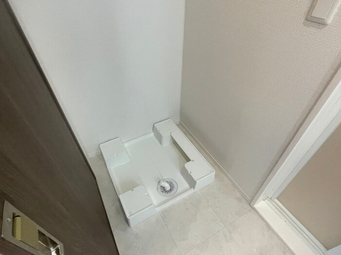 物件内観写真13　(洗濯機置場)