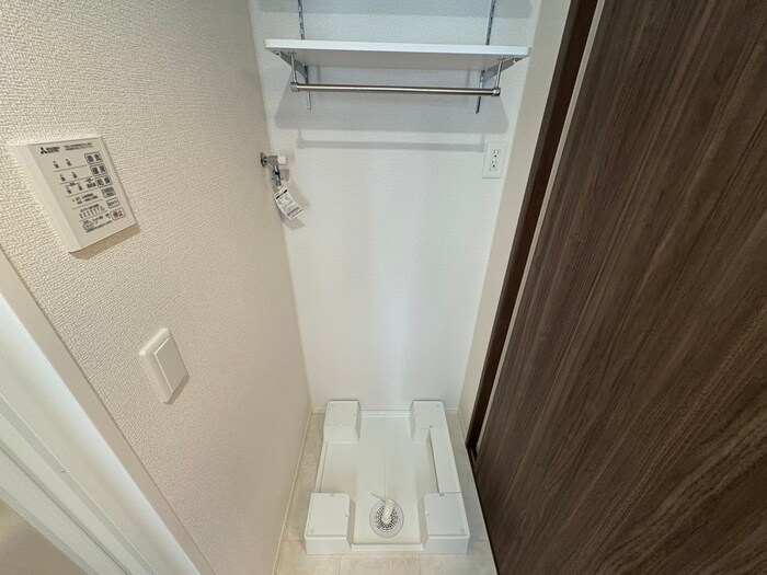 物件内観写真13　(洗濯機置場)