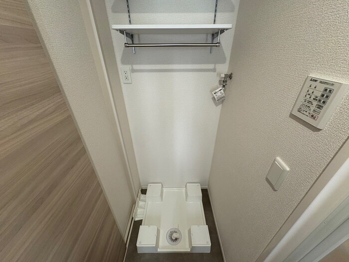 物件内観写真13　(洗濯機置場)