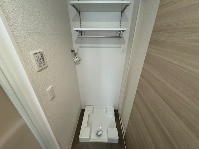 物件内観写真13　(洗濯機置場)