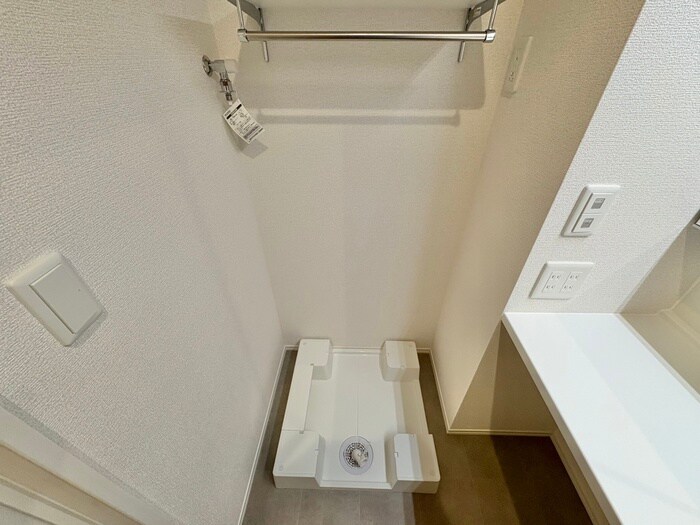 物件内観写真13　(洗濯機置場)