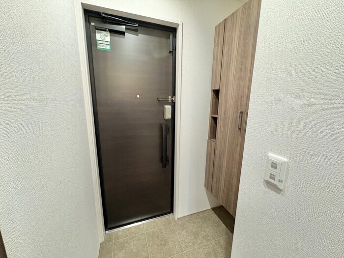 物件内観写真14　(玄関)