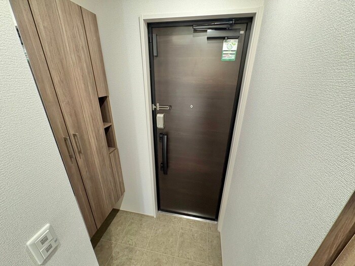 物件内観写真14　(玄関)