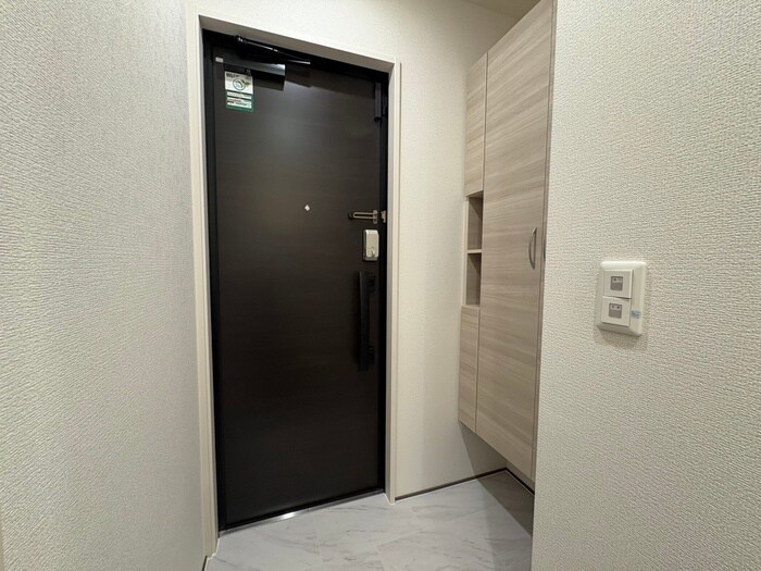 物件内観写真14　(玄関)