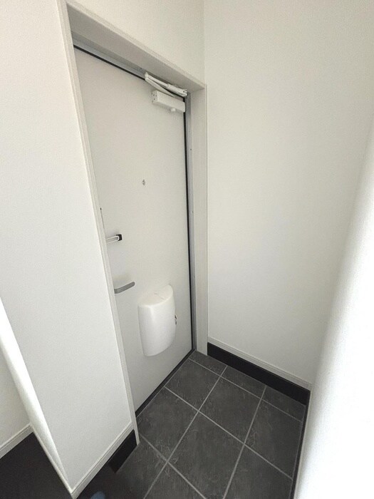 物件内観写真15　(玄関)