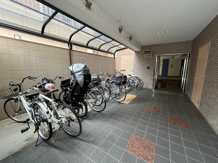 物件外観写真5　(駐輪場)