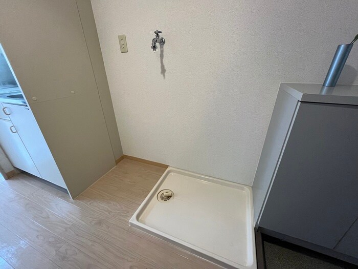 物件内観写真10　(洗濯機置場)