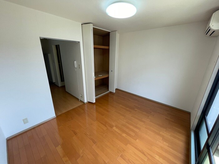 物件内観写真10　(居室)