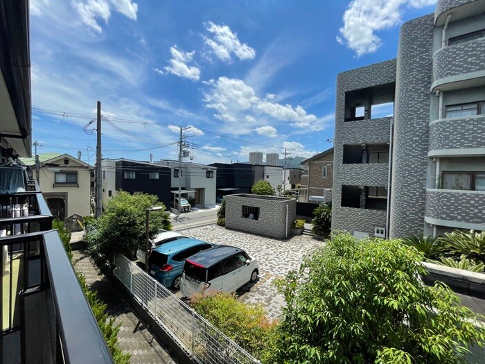 物件内観写真16　(室内からの展望)