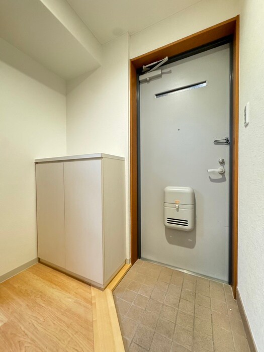 物件内観写真16　(玄関)