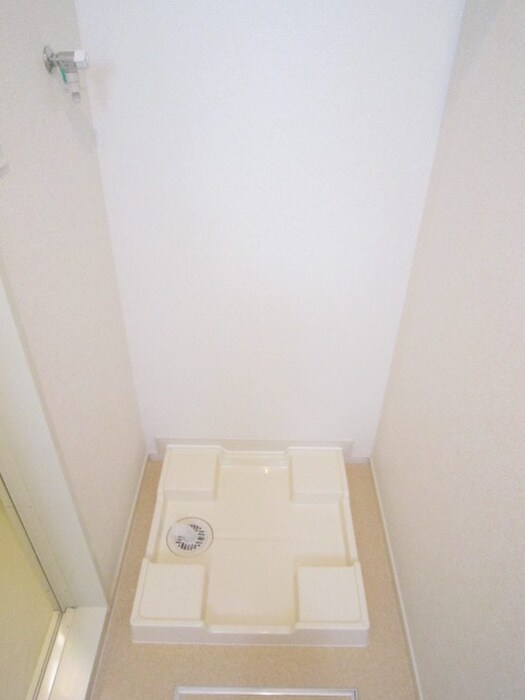 物件内観写真18　(洗濯機置場)