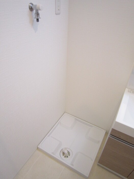 物件内観写真16　(洗濯機置場)