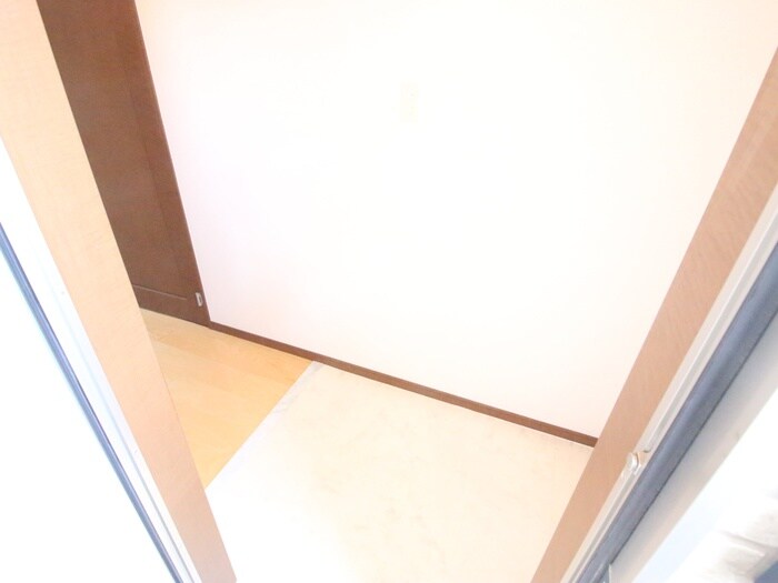 物件内観写真16　(玄関)