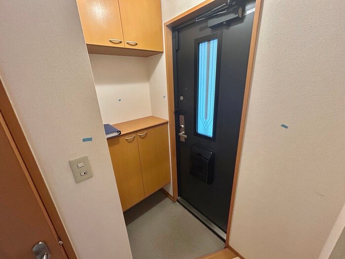 物件内観写真7　(玄関)