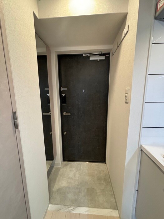 物件内観写真7　(玄関)