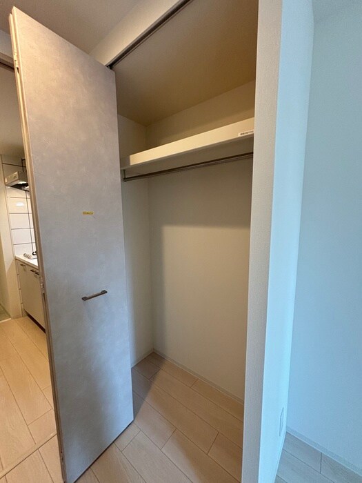 物件内観写真18　(収納)