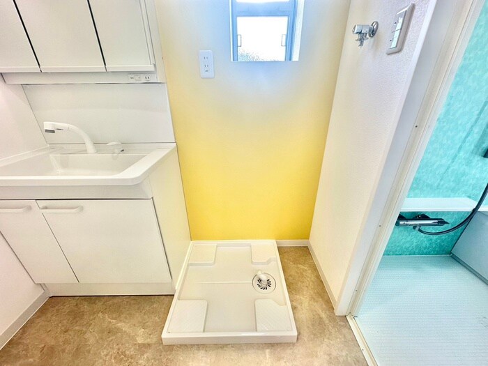 物件内観写真16　(洗濯機置場)