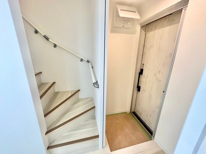 物件内観写真19　(玄関)