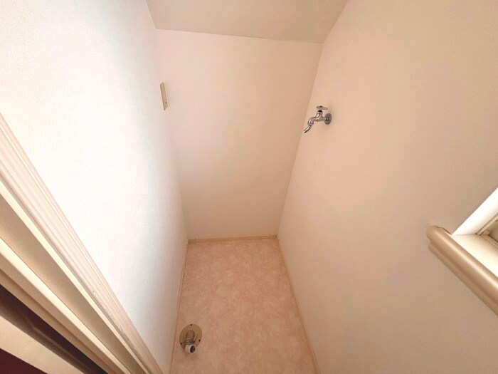 物件内観写真7　(洗濯機置場)