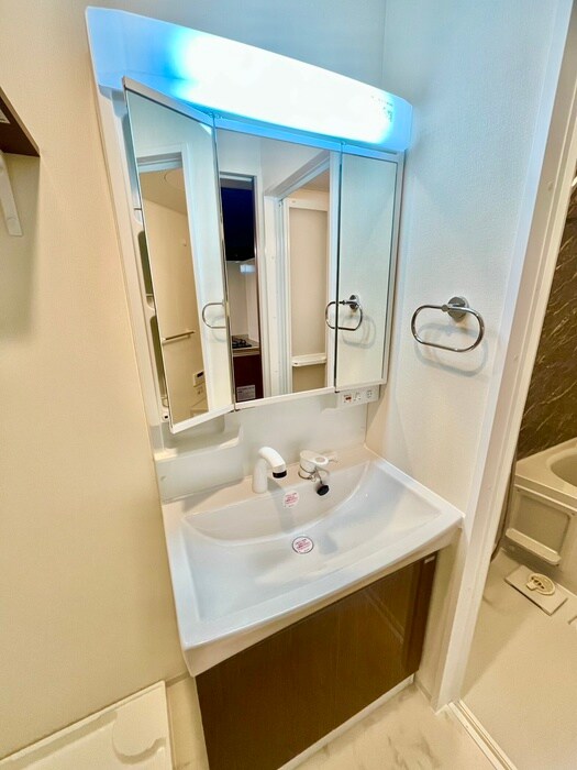 物件内観写真8　(洗面)