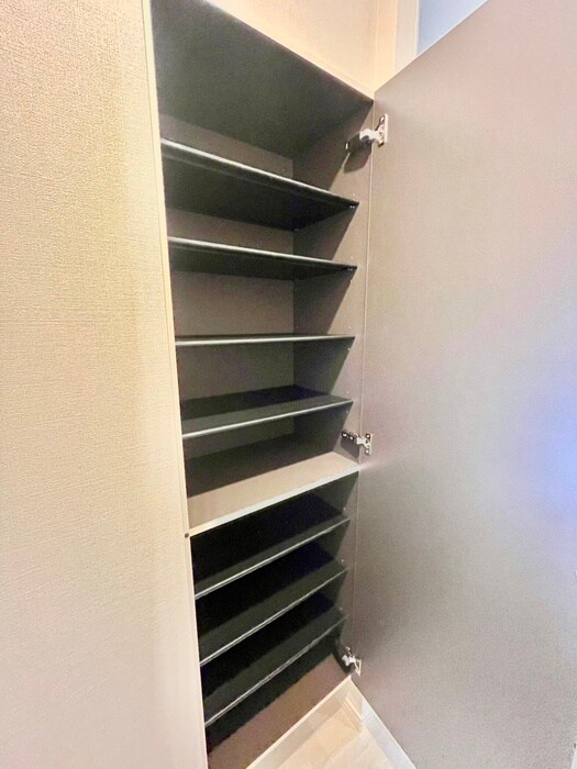 物件内観写真18　(靴箱)