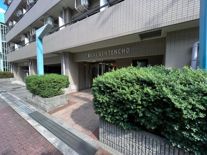 物件外観写真3　(エントランス部分)