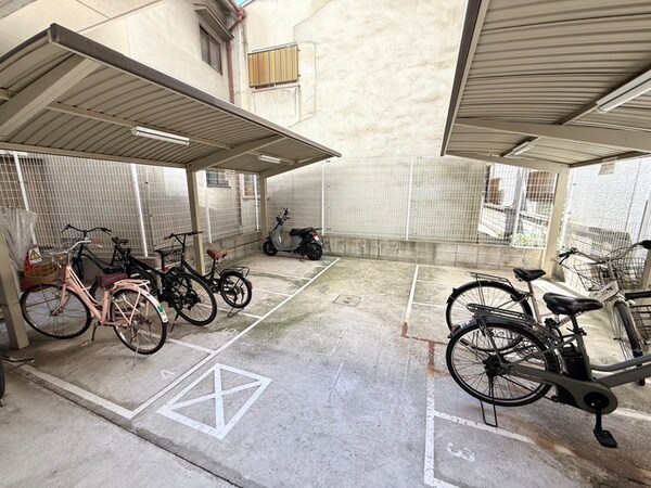 バイク置き場