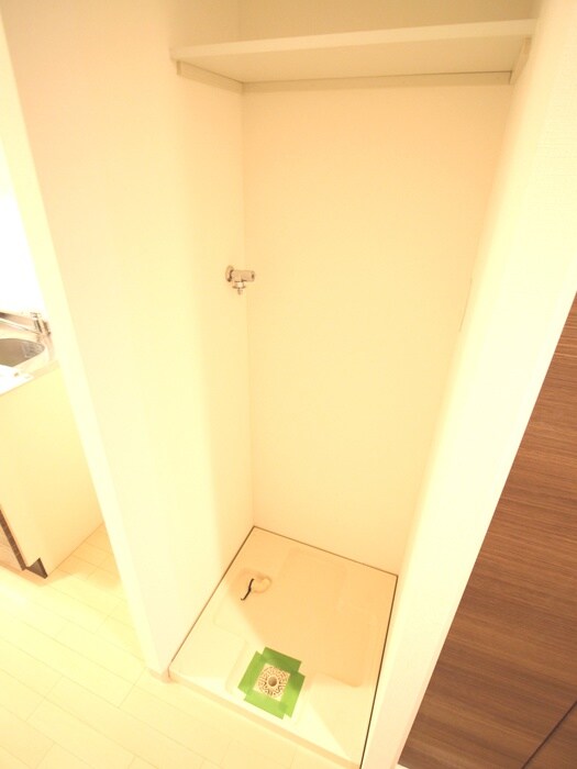 物件内観写真16　(洗濯機置場)