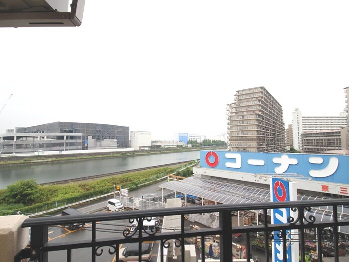 物件内観写真18　(室内からの展望)