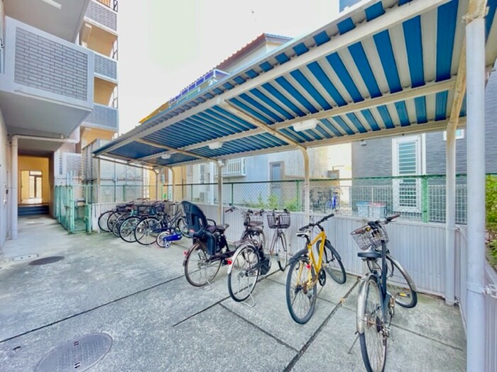 物件外観写真6　(駐輪場)