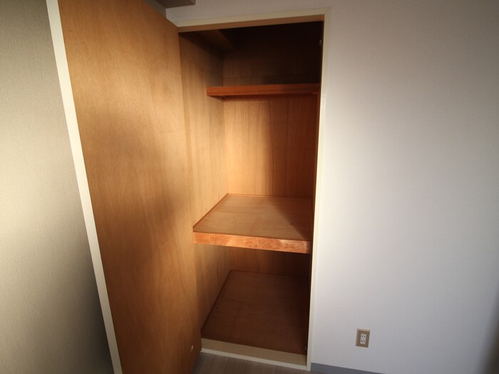 物件内観写真10　(収納)